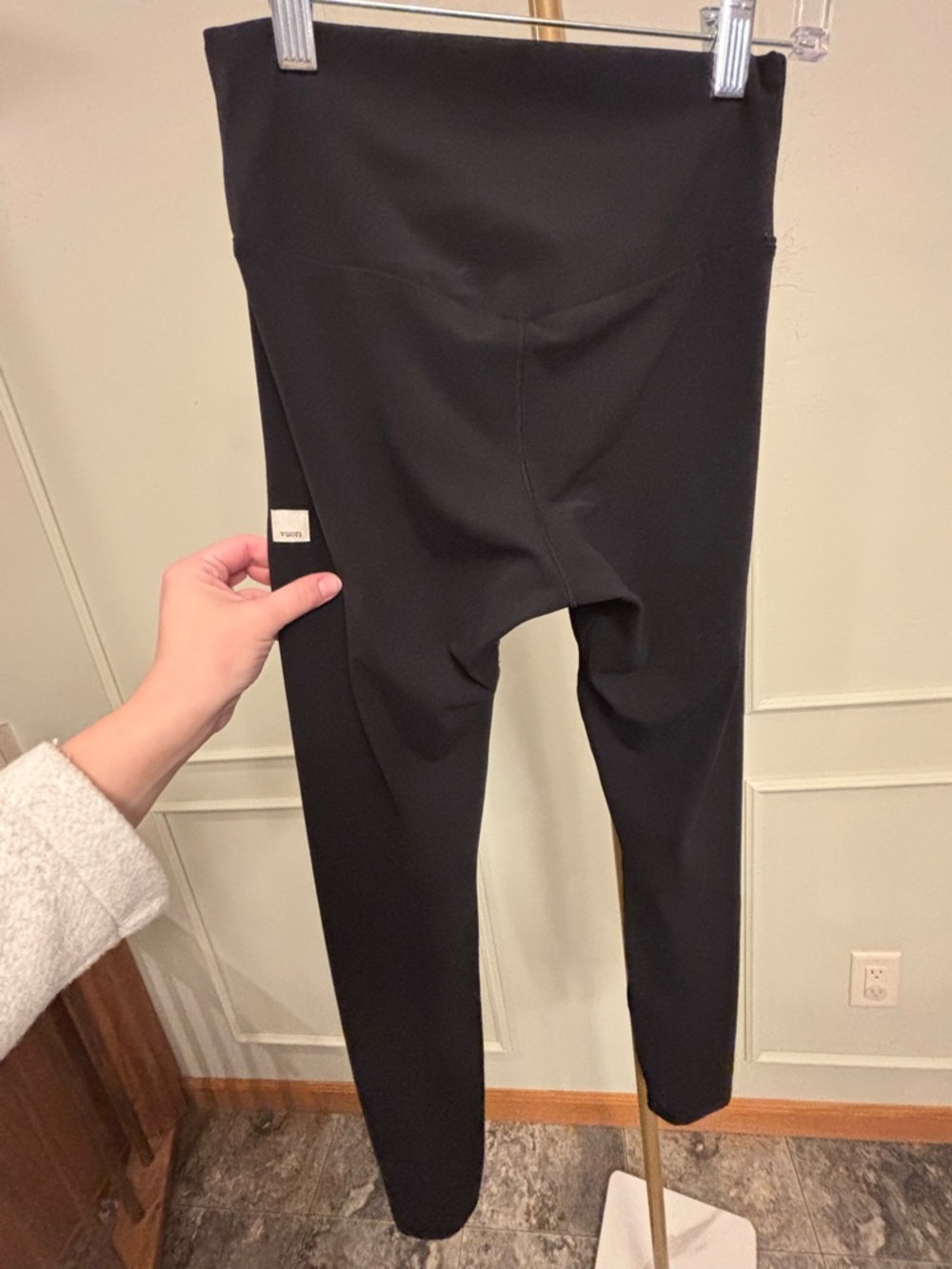 Vuori Black All the Feels Leggings High-Waist Leggings MSRP $110 Small- like new